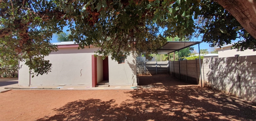 4 Bedroom Property for Sale in Die Rand Northern Cape